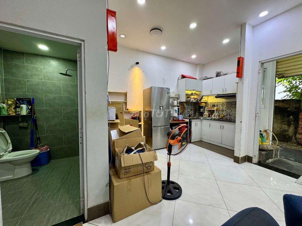 căn nhà hẻm 2.5m nhà đẹp