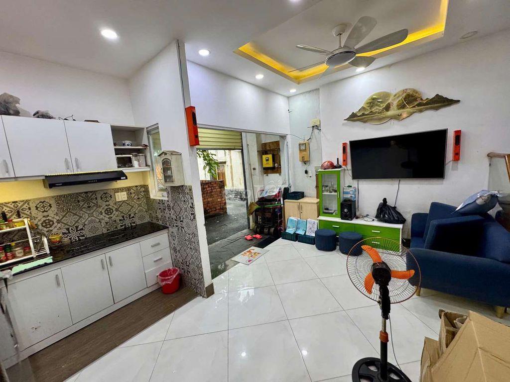 căn nhà hẻm 2.5m nhà đẹp