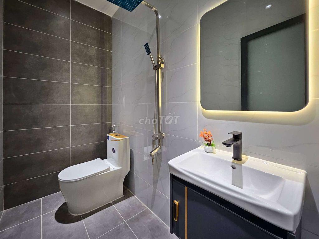 căn nhà hẻm xe hơi sát mặt tiền