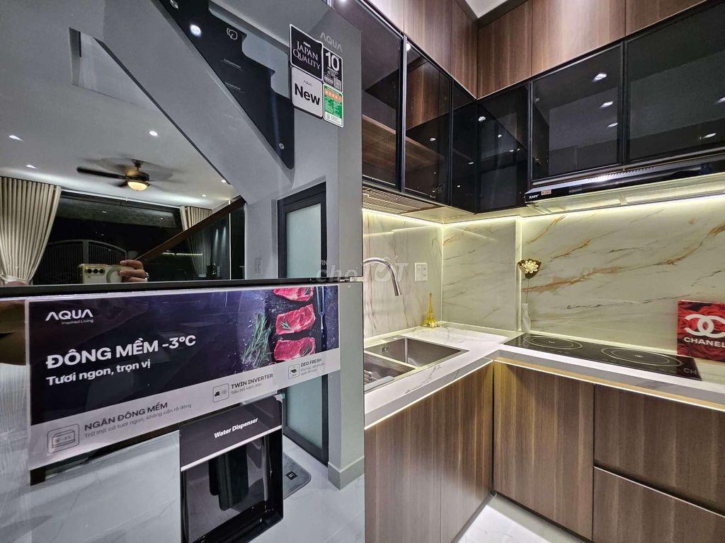 căn nhà hẻm xe hơi sát mặt tiền