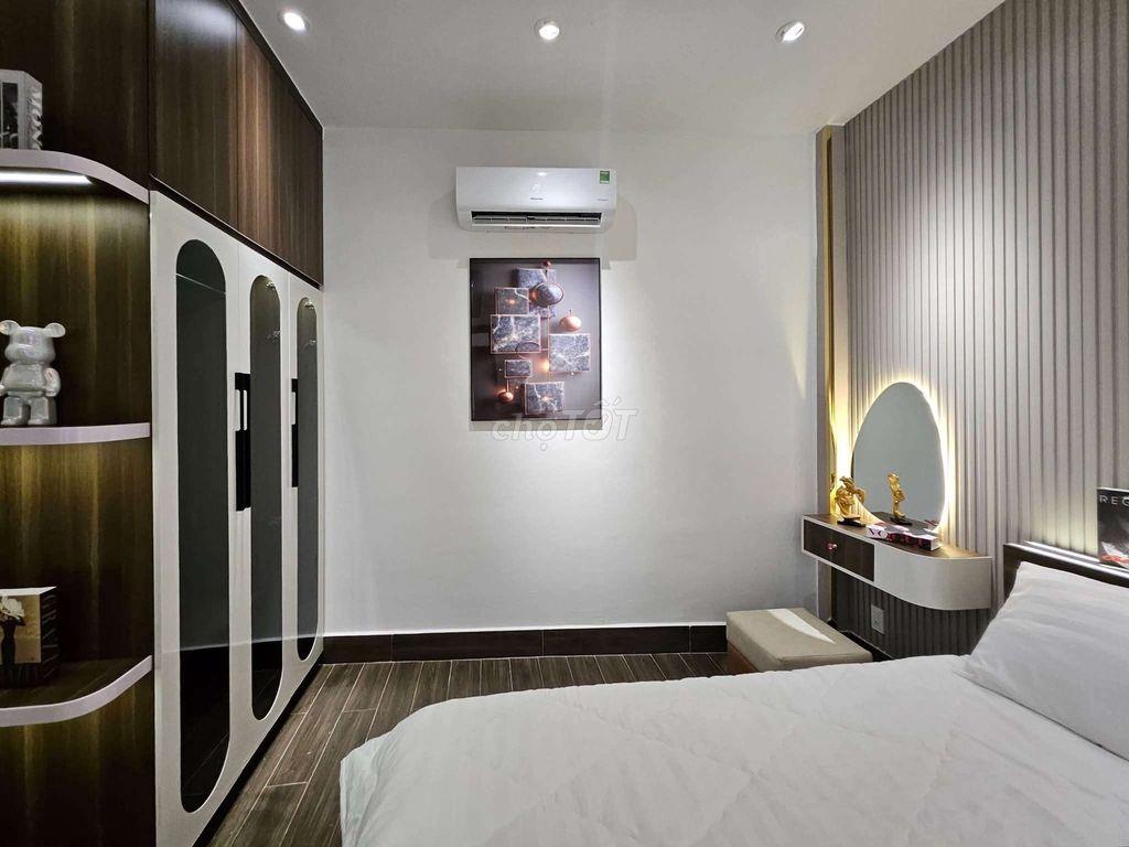 căn nhà hẻm xe hơi sát mặt tiền
