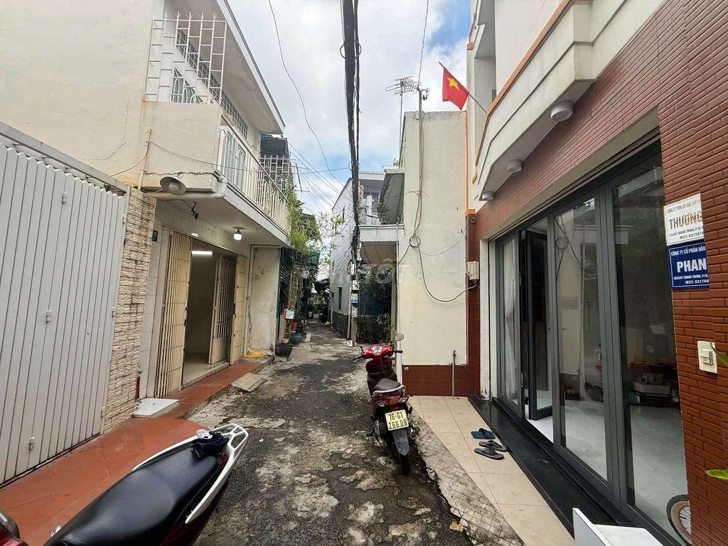 căn nhà diện tích rộng  hẻm 3m