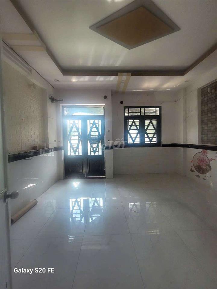Mặt tiền hẻm 6m thông Buôn Bán mà giá hơn 3 à