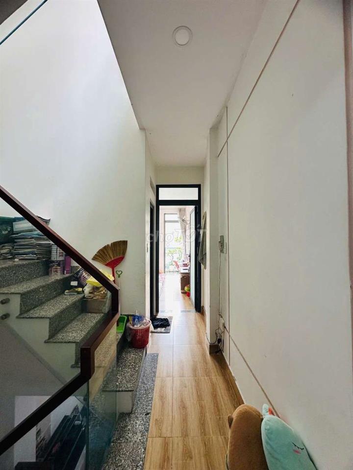 CĂN NHÀ 2 LẦU VỊ TRÍ ĐẸP XE HƠI TỚI CƯA 