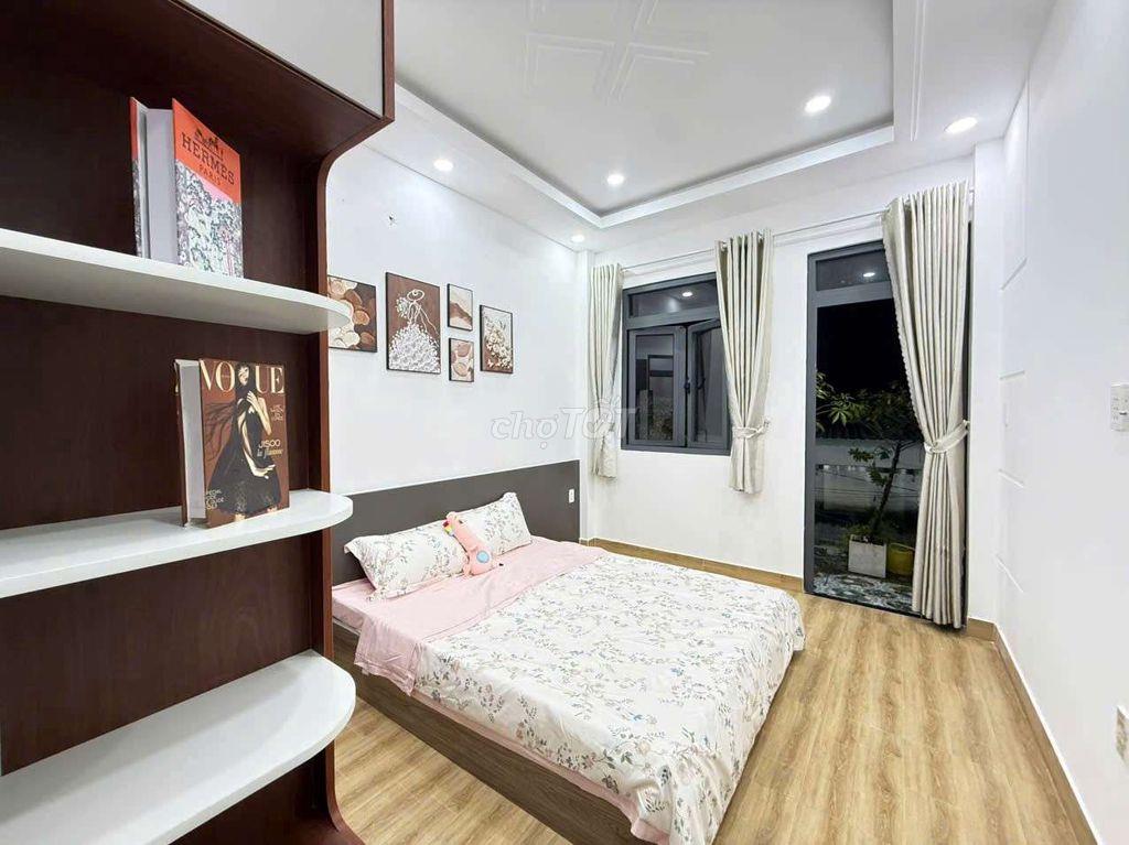 căn nhà 3 lầu 3 phòng ngủ giá mềm èo luôn