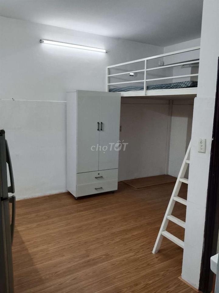 Chính chủ cho thuê phòng.full NT 4người CV. Làng Hoa