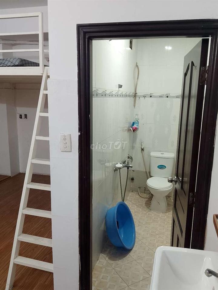 Chính chủ cho thuê phòng.full NT 4người CV. Làng Hoa