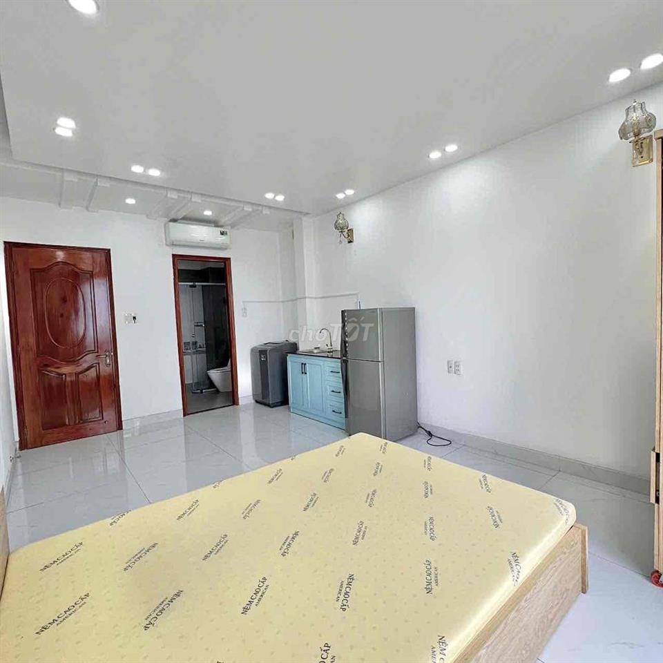 CHO THUÊ PHÒNG BAN CÔNG FULL NỘI THẤT MÁY GIẶT RIÊNG SIÊU THOÁNG ĐÂY Ạ
