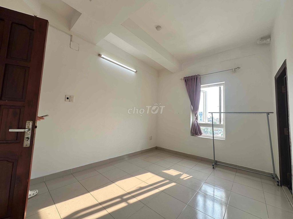 CHO THUÊ PHÒNG CỬA SỔ TRỜI THANG MÁY NGAY DƯƠNG QUẢNG HÀM