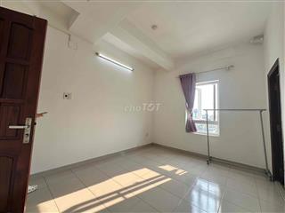 CHO THUÊ PHÒNG CỬA SỔ TRỜI THANG MÁY NGAY DƯƠNG QUẢNG HÀM