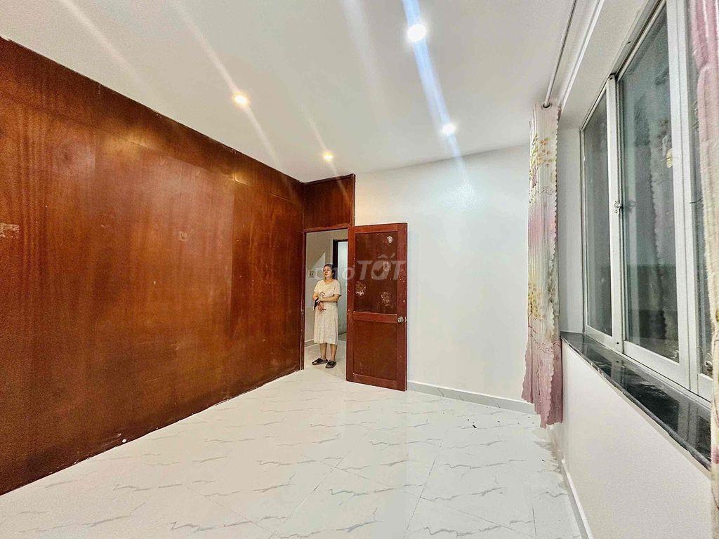 CHO THUÊ 2 NGỦ CỬA SỔ TRỜI SIÊU THOÁNG NHÀ CÓ THANG MÁY Ở ĐƯỢC LIỀN