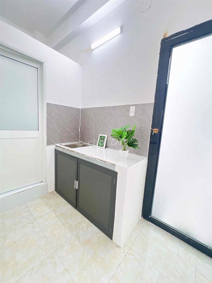 CĂN HỘ 1 PHÒNG NGỦ FULL NỘI THẤT, CỬA SỔ TRỜI