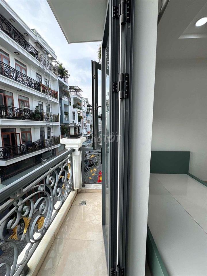 CĂN HỘ FULL NỘI THẤT CÓ BAN CÔNG TẠI TRUNG TÂM GÒ VẤP
