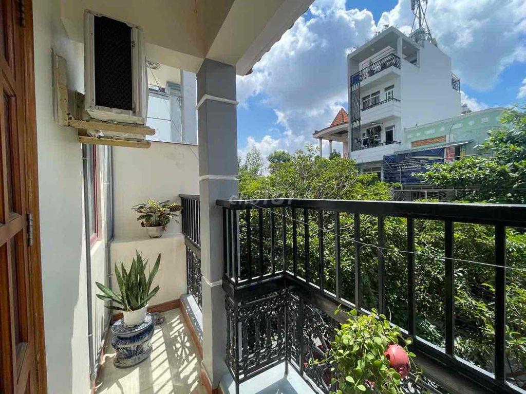 CĂN HỘ FULL NỘI THẤT BAN CÔNG LỚN