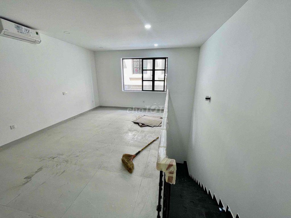 Nguyên căn Cityland ParkHills 1 trệt 4 lầu, thang máy, máy lạnh