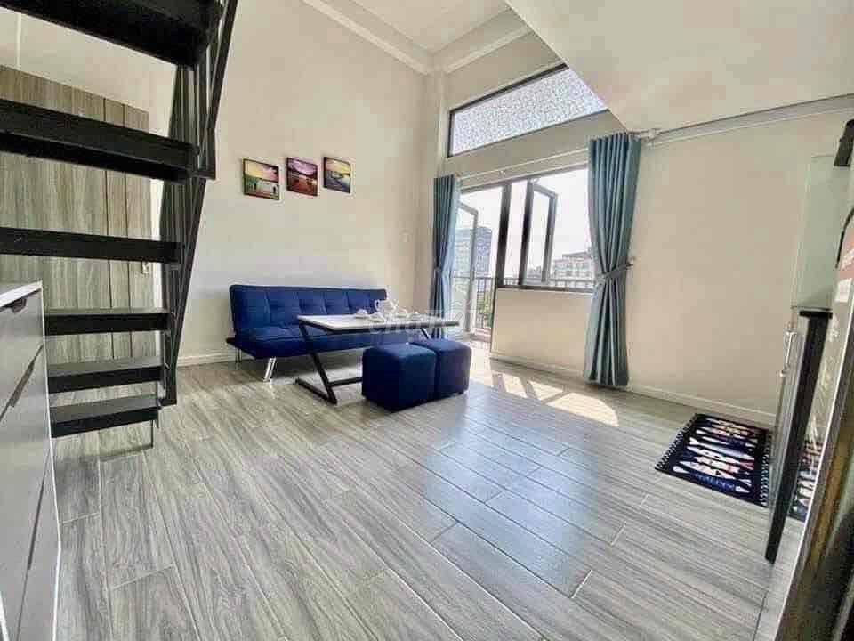 Duplex ban công FULL nội Thất giáp Phạm Văn Đồng