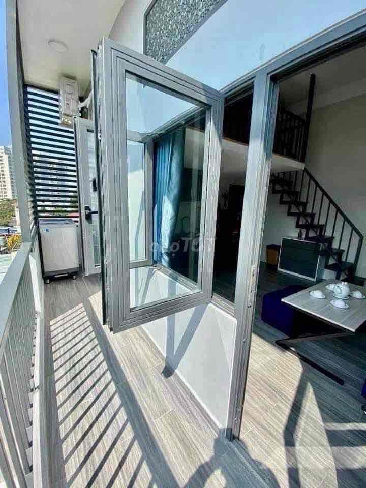 Duplex ban công FULL nội Thất giáp Phạm Văn Đồng