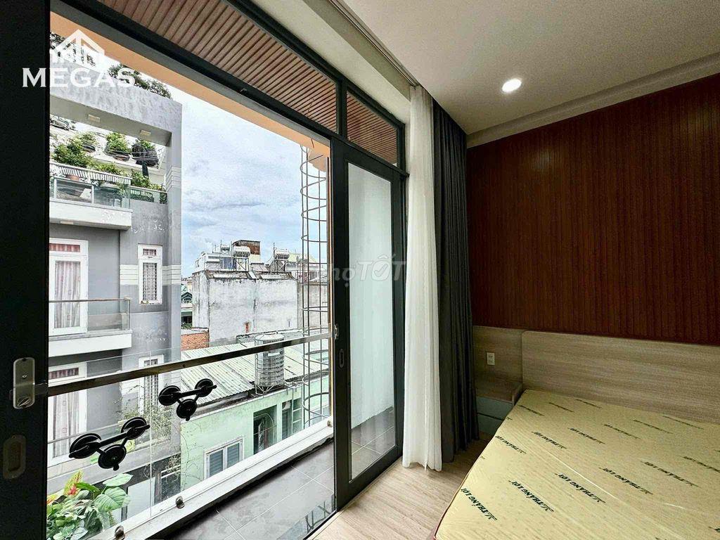 Căn hộ cao cấp có ban công + full nội thất ngay trục đường Quang Trung