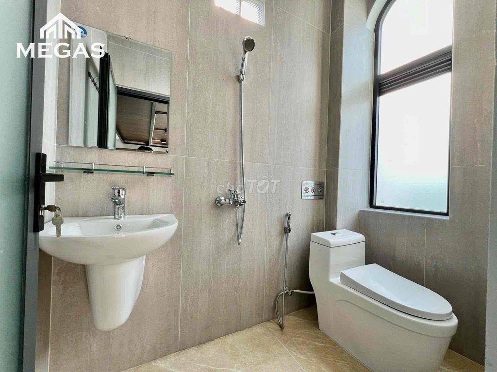 Duplex cửa sổ trời, có máy giặt riêng ngay chợ An Nhơn