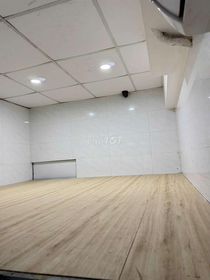 KIOT FULL NT NGAY NGUYỄN THÁI SƠN ĐI BỘ QUA VLU