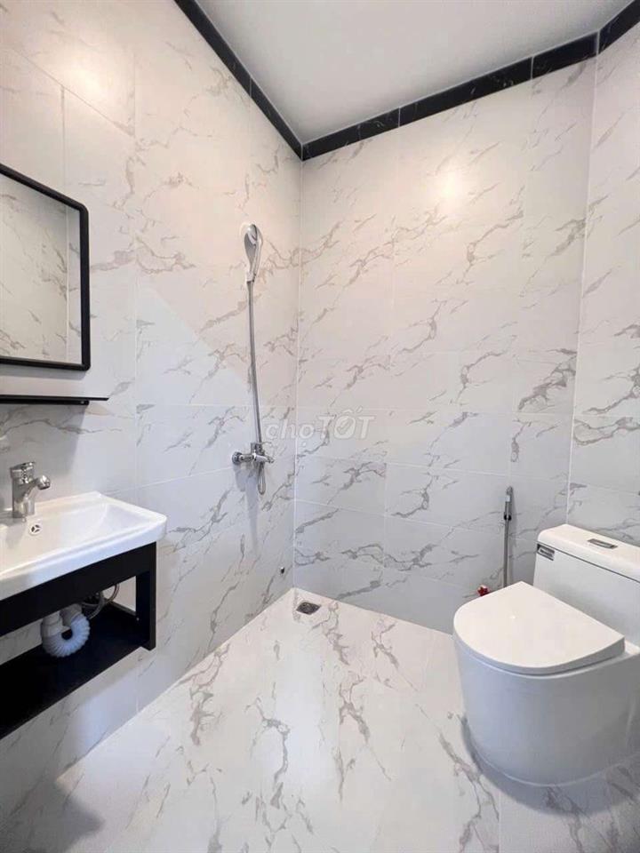 DUPLEX 2 KHÔNG GIAN NGỦ+TÁCH BẾP+CỬA SỔ TRỜI