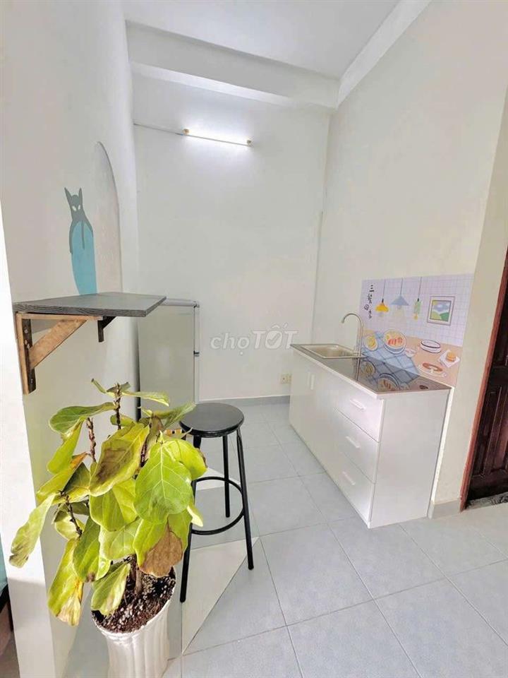 STUDIO RỘNG - TÁCH BẾP- BAN CÔNG THOÁNG GẦN EMART