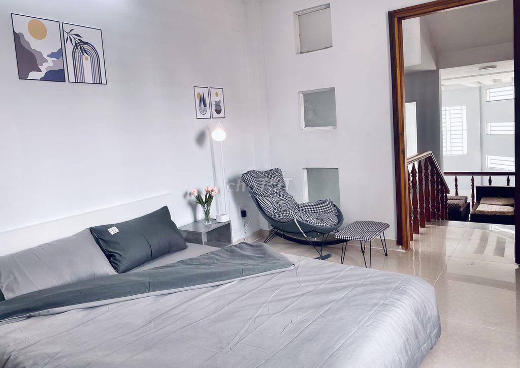 CHÍNH CHỦ FREE DV NƯỚC –CHILL THOÁNG RỘNG –FULL NT CỬA SỔ LỚN WC RIÊNG