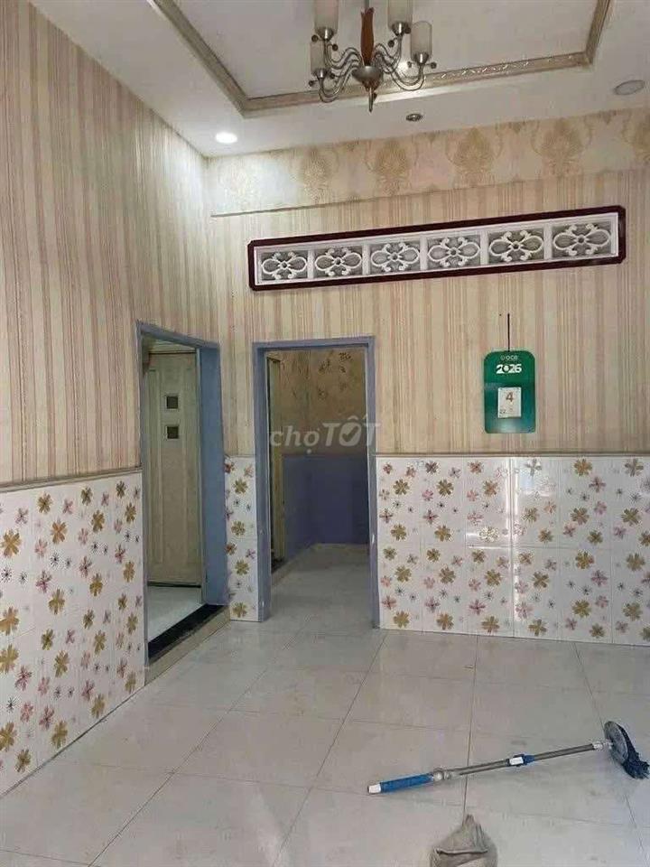 Cho thuê nhà giá rẻ ngay trung tâm kèm 3 máy lạnh