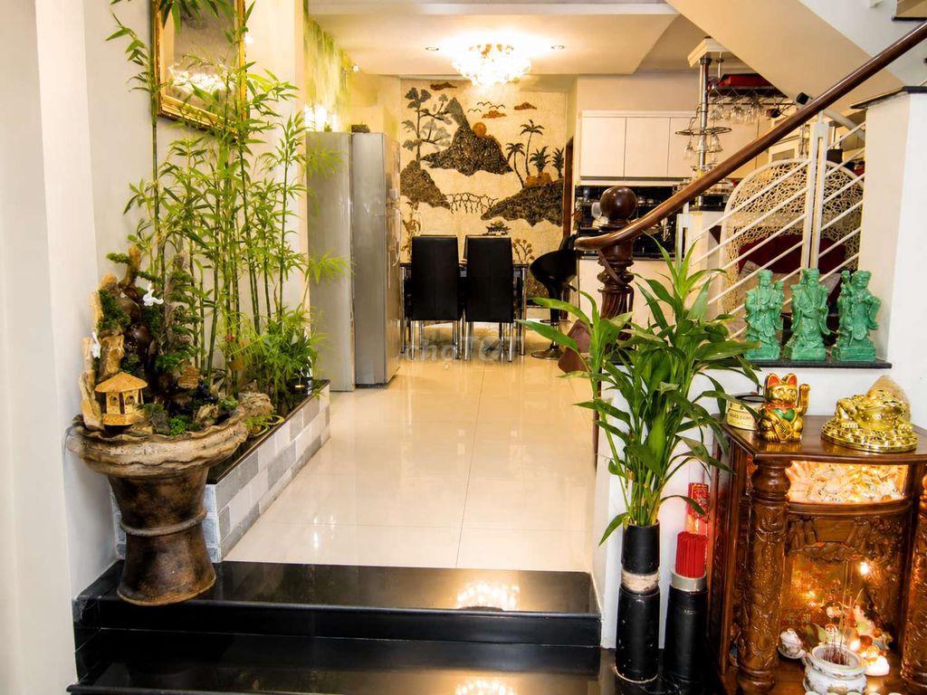 Cho thuê nhà phố ngay trung tâm giá rẻ