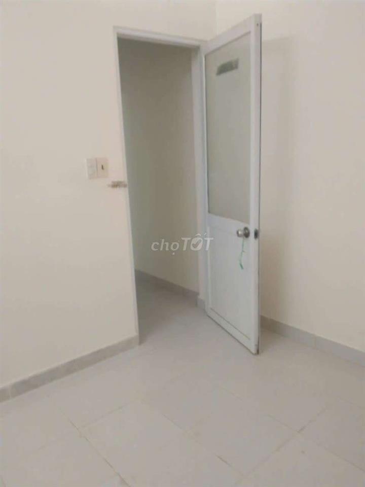 Cho thuê nhà giá rẻ sát emart phan huy ích