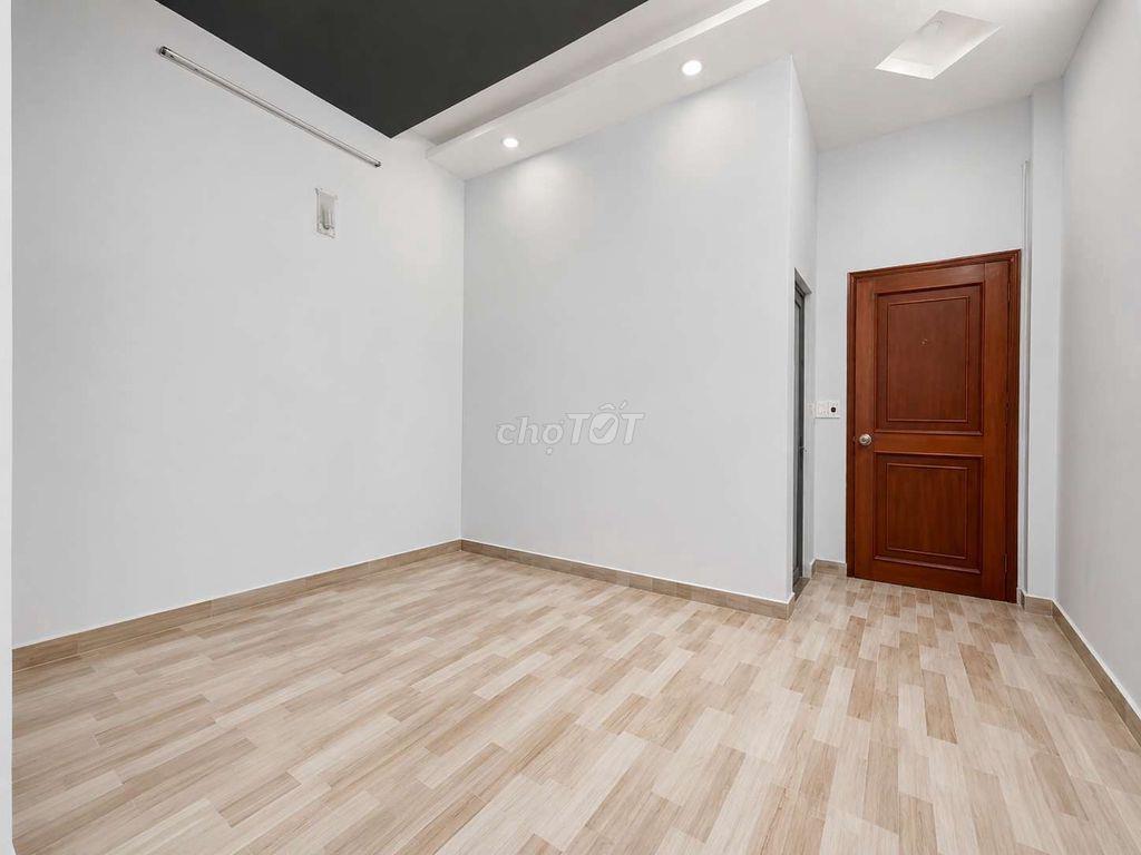 Nhà đẹp 2 máy lạnh wc riêng từng phòng