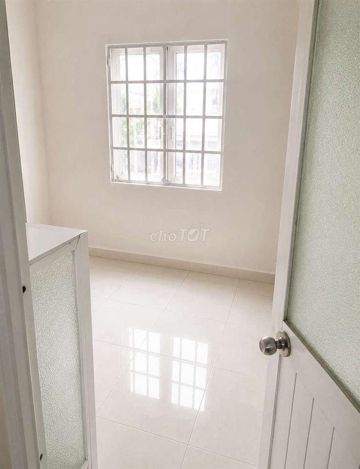 Nhà nhỏ giáp bình thạnh có máy lạnh, tivi