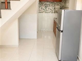 Nhà nhỏ giáp bình thạnh có máy lạnh, tivi