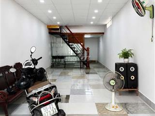 Nhà siêu rộng sát đại học Văn Lang