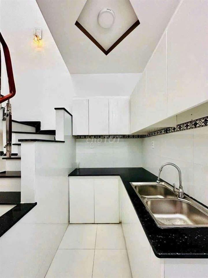 Cho thuê nhà nội thất căn bản giá tốt