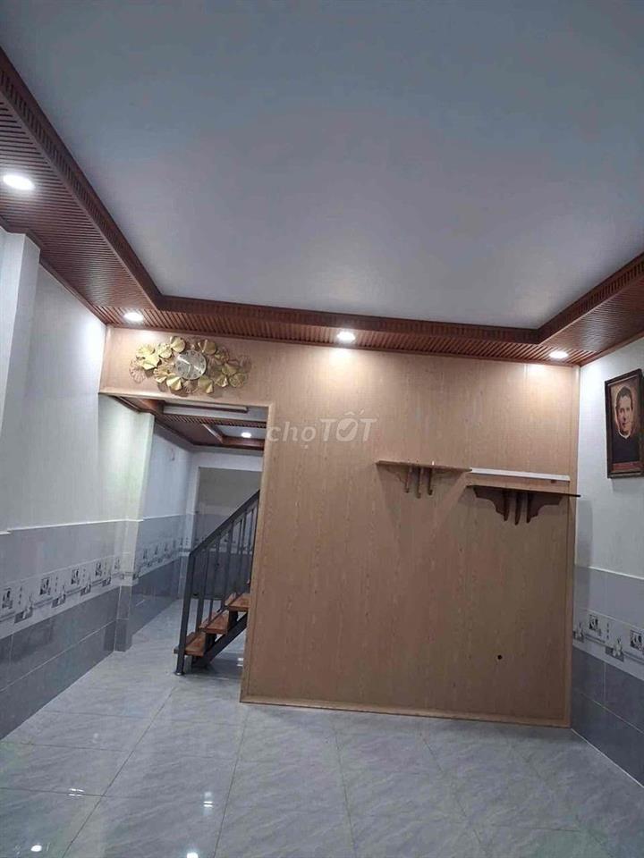 Nhà hẻm rộng 4m có 2 pn 2wc, mới và sạch sẽ