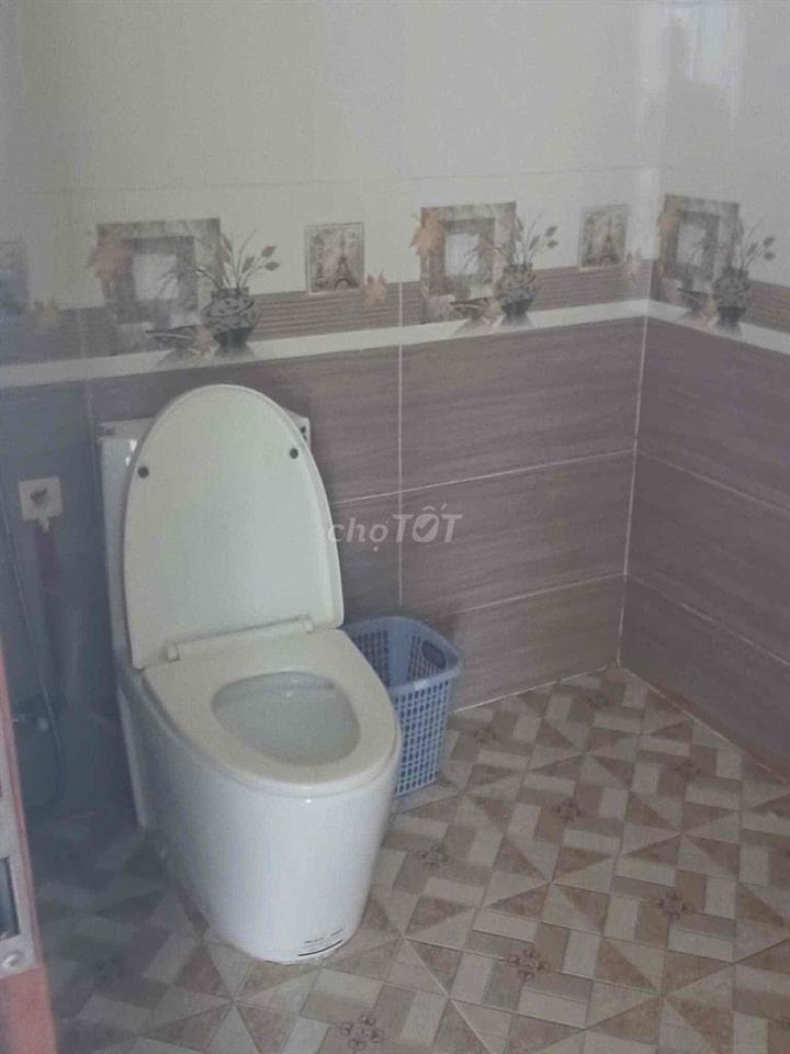 Nhà hẻm rộng 4m có 2 pn 2wc, mới và sạch sẽ
