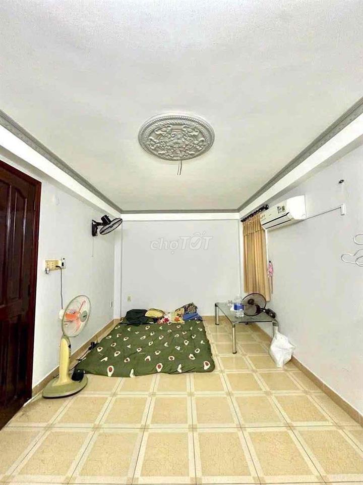 Nhà hẻm xe hơi rộng rãi thoáng mát, cho share phòng