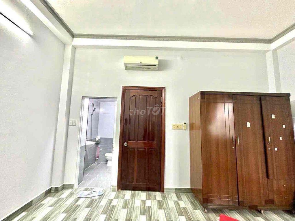 Nhà hẻm xe hơi rộng rãi thoáng mát, cho share phòng