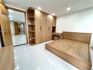 Căn hộ ban công ,cửa sổ ,máy giặt riêng