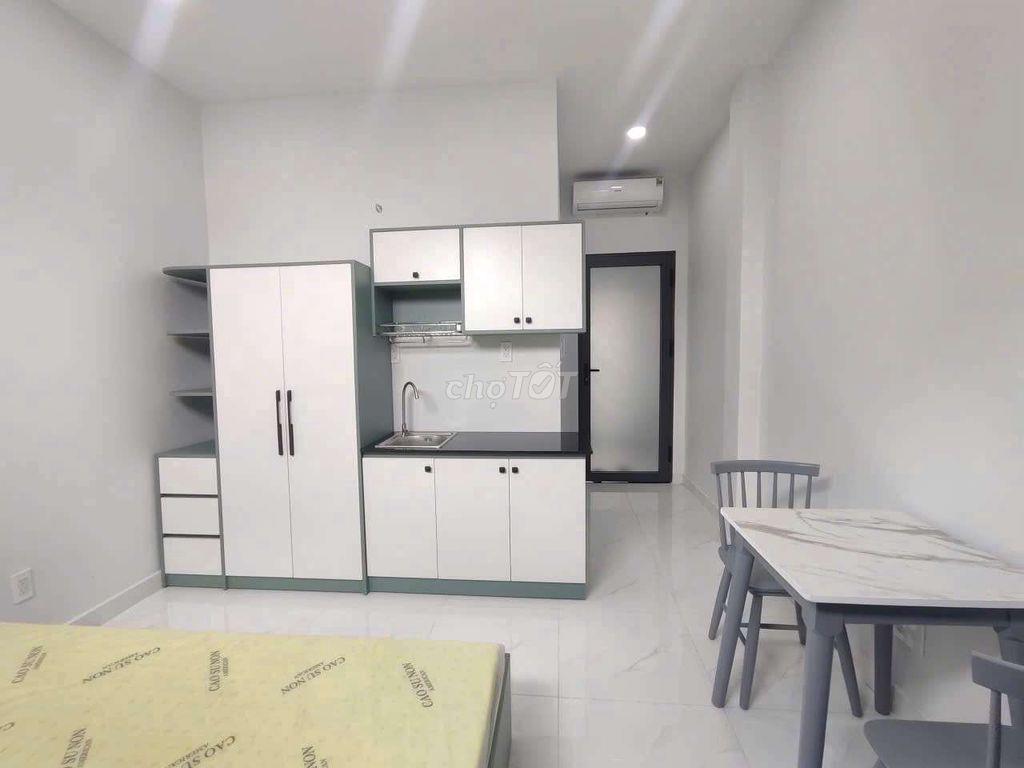 Căn hộ cửa sổ gió trời ,thoáng mát