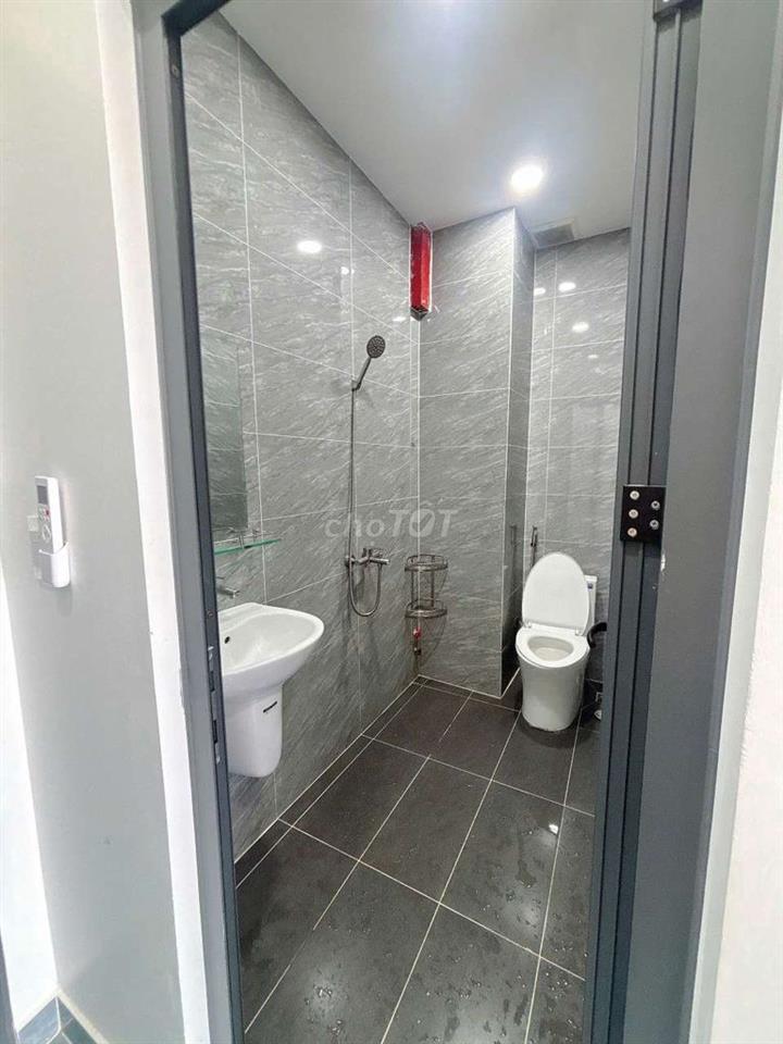 Căn hộ ban công thoáng mới