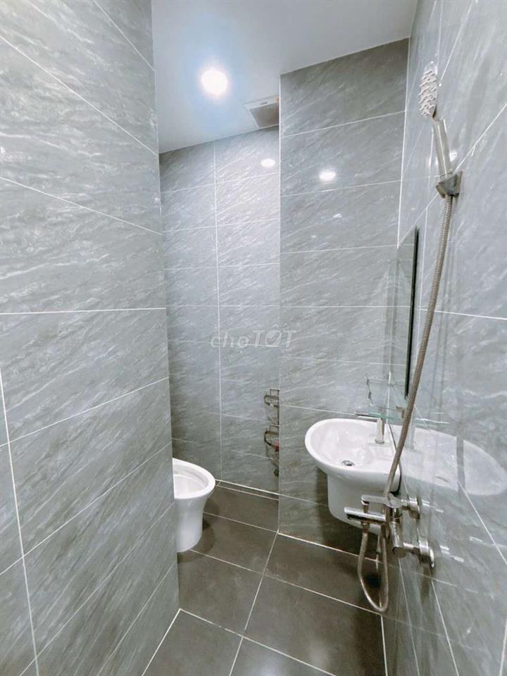Căn hộ ban công thoáng mới