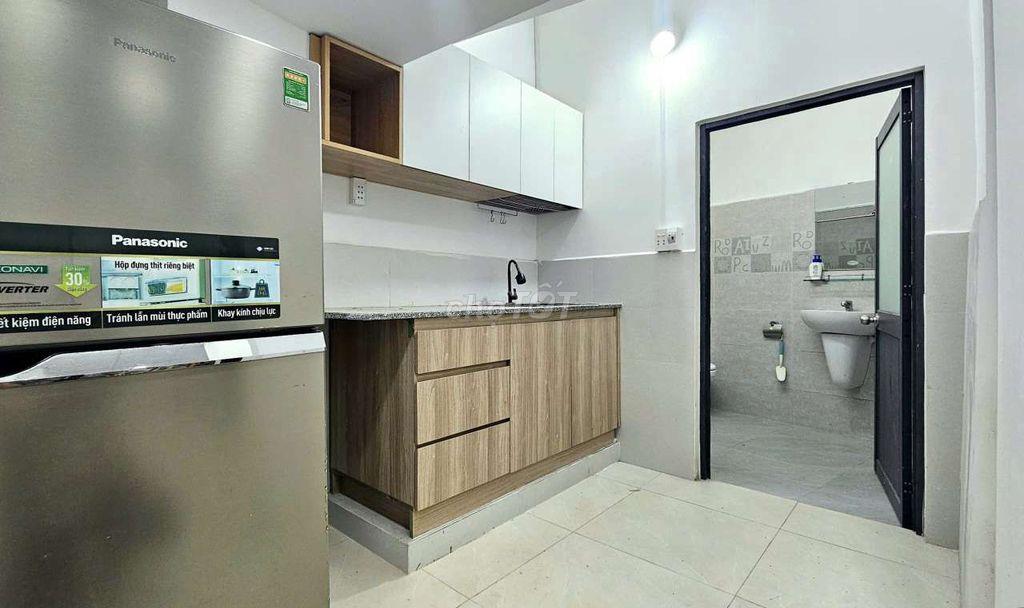 Căn hộ thang máy ,cửa sổ Full nội thất