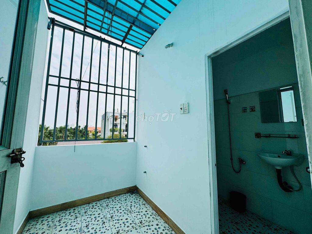 Cần Bán Nhà 2 lầu 3 Phòng Ngủ - 1 tỷ 580tr Đường Xe Hơi Q12