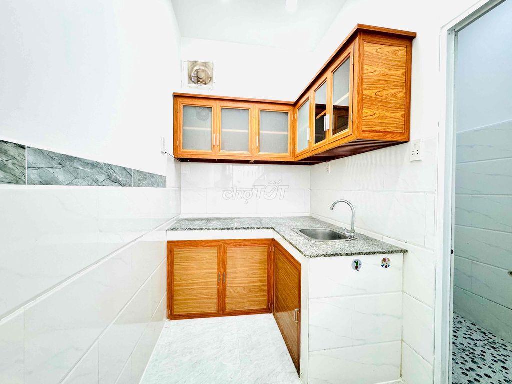 Cần Bán Nhà 2 lầu 3 Phòng Ngủ - 1 tỷ 580tr Đường Xe Hơi Q12