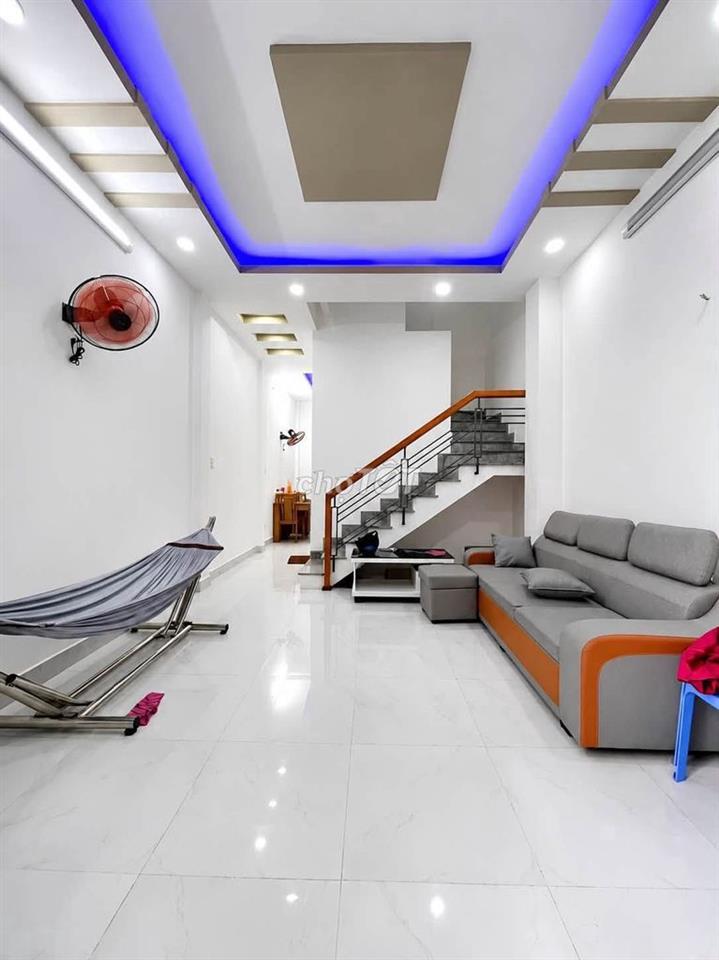 Bán nhà 1 trệt 1 lầu 40m2 gần CĐ Điện Lực Q12 hẻm xe hơi