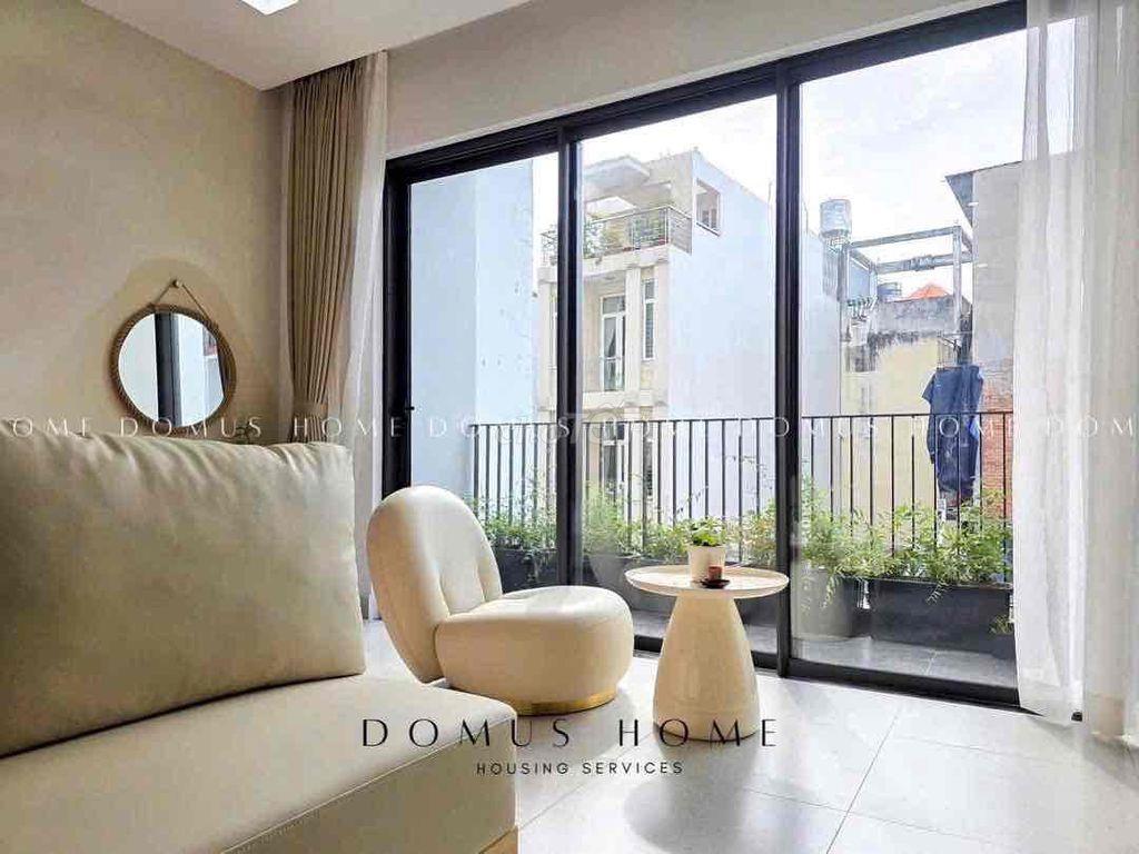 CĂN HỘ NẰM GẦN CHỢ PHẠM VĂN BẠCH_ĐẠI HỌC VĂN HIẾN_HUFLIT_BAN CÔNG