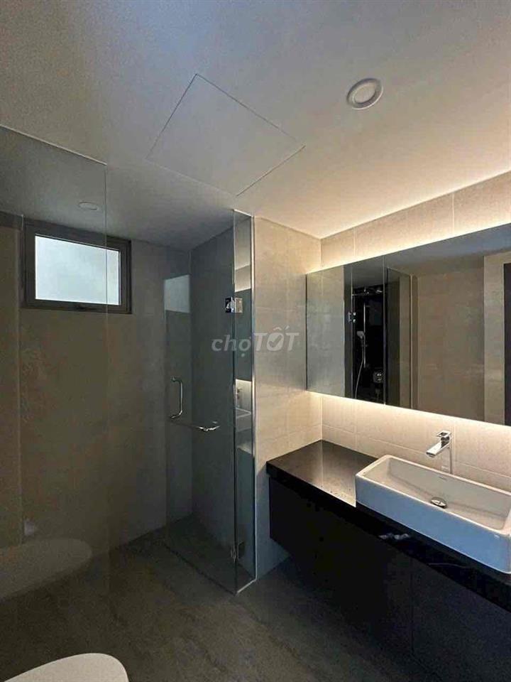 TRỐNG LẠI SIÊU PHẨM ĐẦY ĐÙ NỘI THẤT NGAY PHAN VĂN HỚN