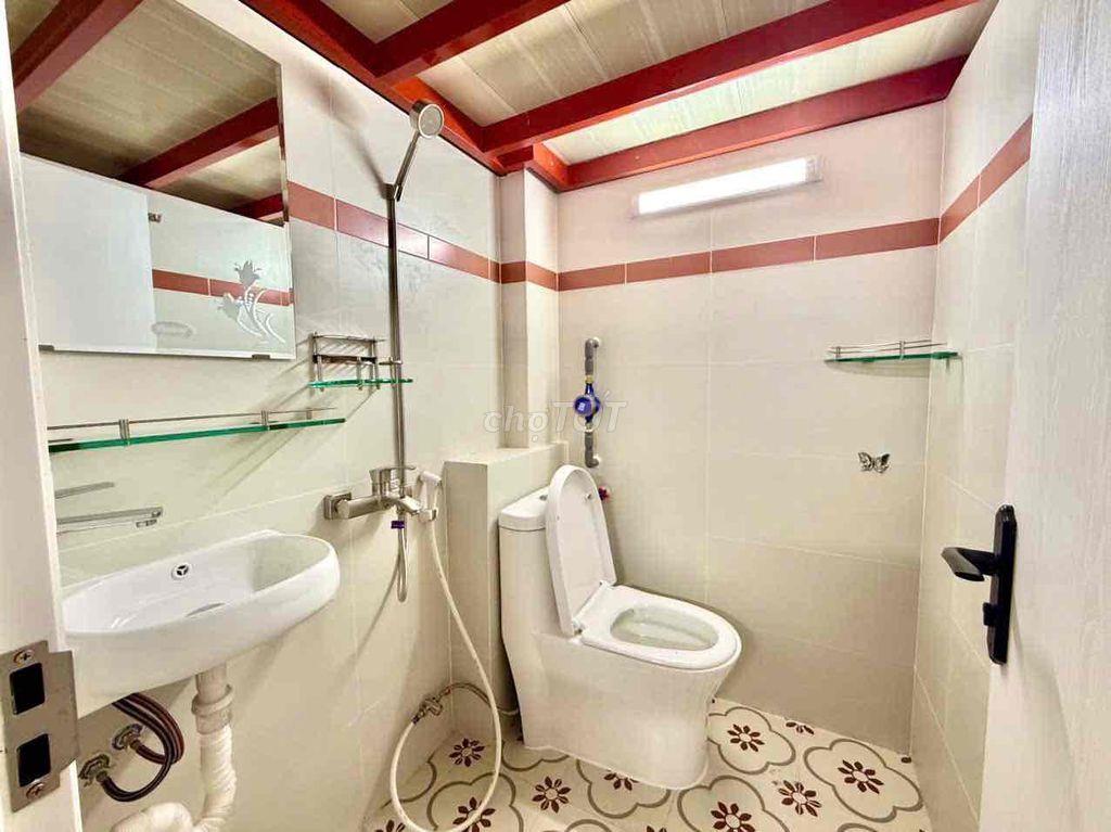 KHÁCH NHỜ PASS LẠI PHÒNG CHỈ TÍNH ĐIỆN NƯỚC NGAY VƯỜN LÀI